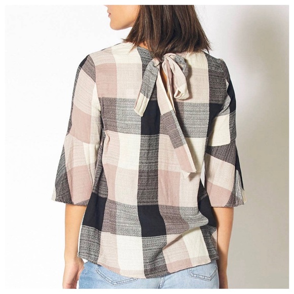 24 So pretty boho plaid top with bell sleeves and tie back - Picture 3 of 3